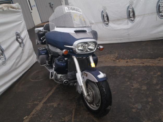 Salvage HONDA MOTORCYCLE 1.5L  6 2000   - Ref#31695353