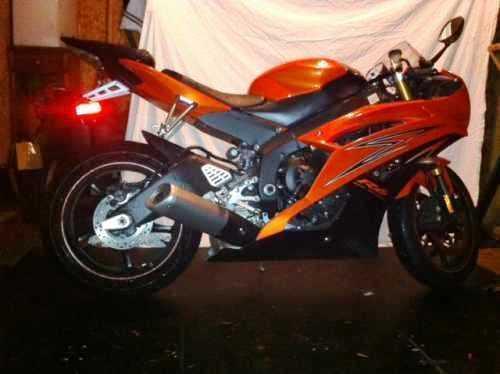 2009 Yamaha YZF-R6 Sportbike in Crown Point, IN