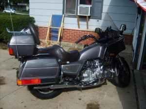 Very Low Milage 87 Gold Wing - $4500