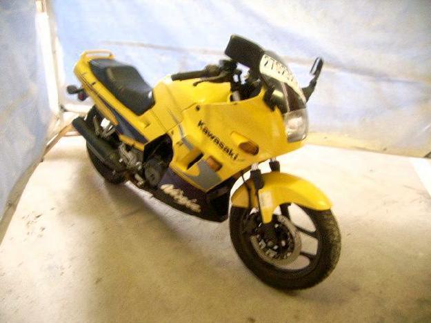 Salvage KAWASAKI MOTORCYCLE .3L  2 2002   - Ref#27023272