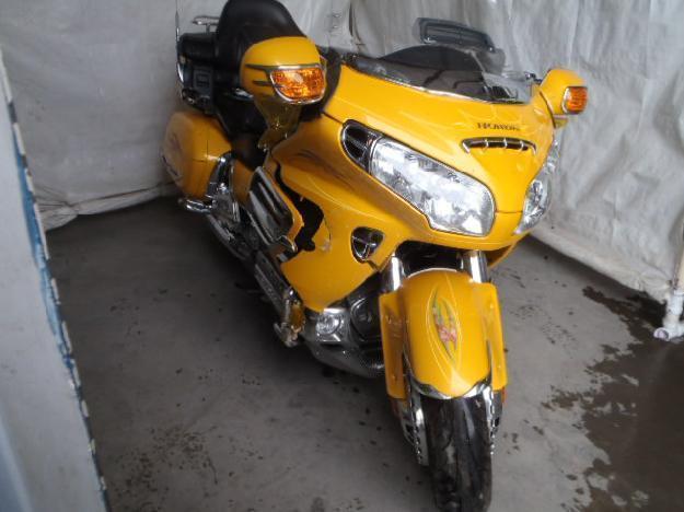 Salvage HONDA MOTORCYCLE 1.8L  6 2002   - Ref#32114633