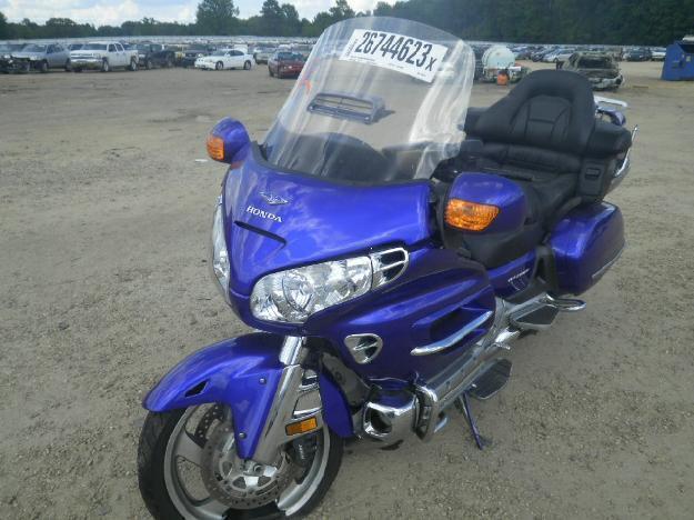 Salvage HONDA MOTORCYCLE 1.8L  6 2005   - Ref#26744623