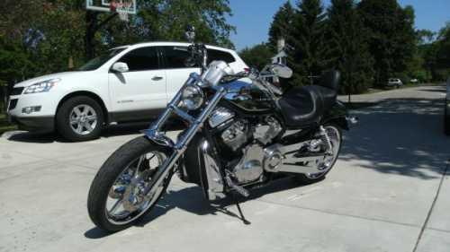 2005 Harley Davidson V Rod Cruiser in Fox Point, WI