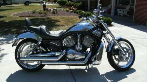 2005 Harley Davidson V Rod Cruiser in Fox Point, WI