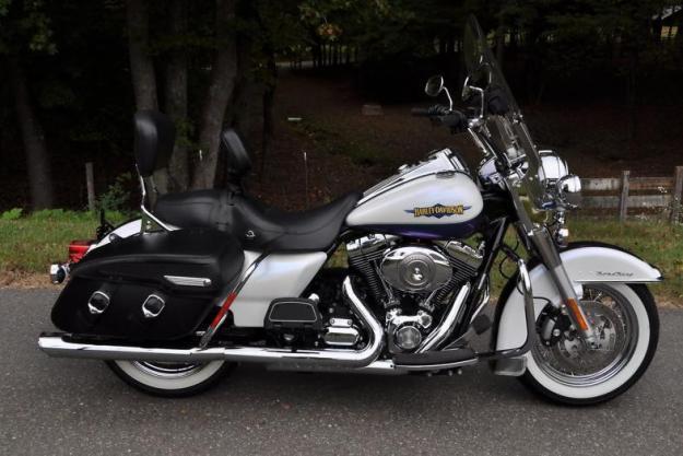 2010 harley-davidson touring road king classic mint low miles!!