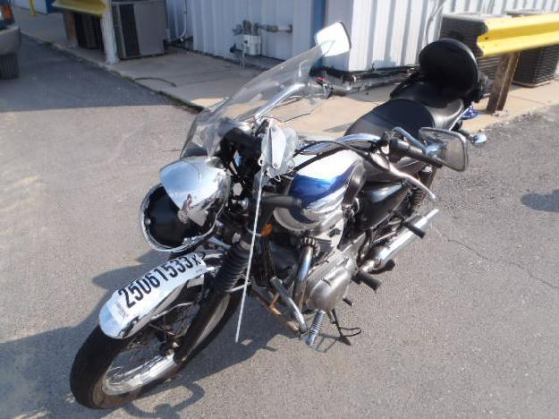 Salvage KAWASAKI MOTORCYCLE .7L  2 2000   - Ref#25061533