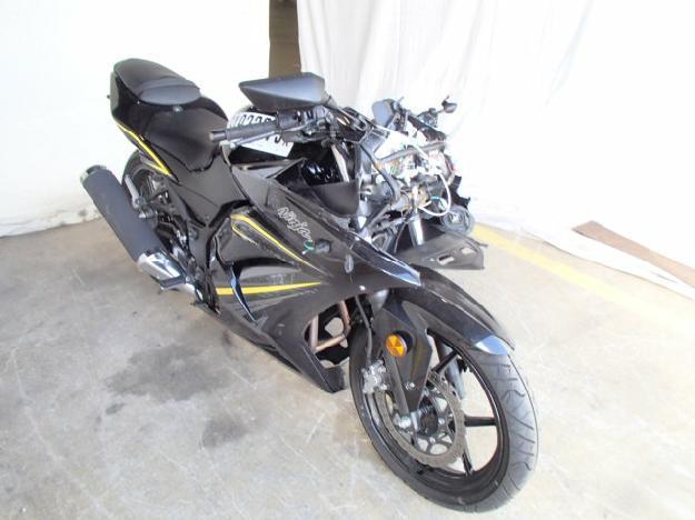 Salvage KAWASAKI MOTORCYCLE .2L  2 2012   - Ref#31922373