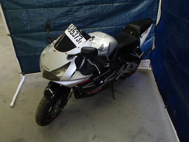 Salvage HONDA MOTORCYCLE 1.0L  4 2002   - Ref#28495373
