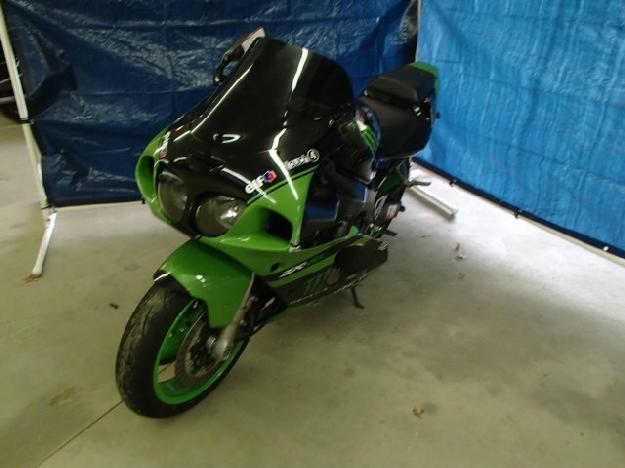 Salvage KAWASAKI MOTORCYCLE .8L  4 2002   - Ref#29423043