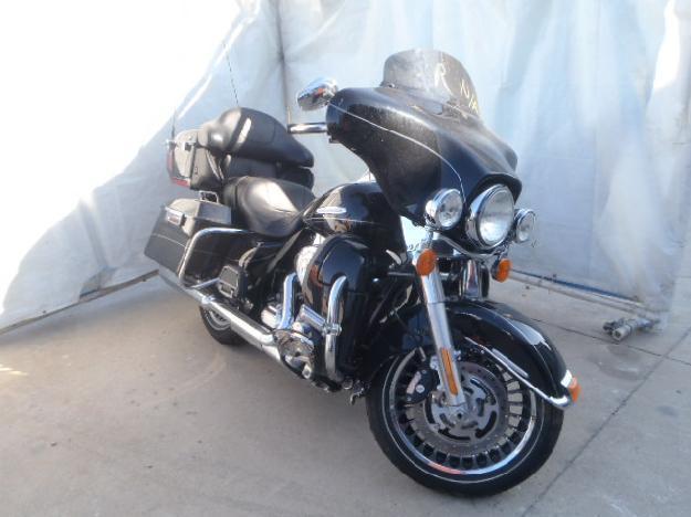 Salvage HARLEY-DAVIDSON MOTORCYCLE 1.7L  2 2013   - Ref#30082623