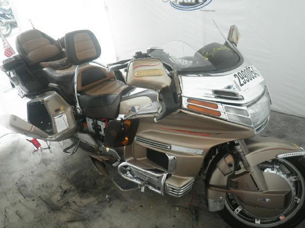 Salvage HONDA MOTORCYCLE 1.5L  6 1989   - Ref#29900543