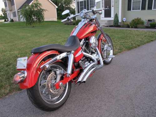2007 Harley Davidson FXDSE Screaming Eagle Dyna CVO in Hudson, NH