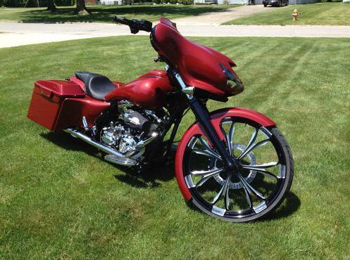 2009 harley davidsion flhx street glide custom with 26 wheel and zx6 front end