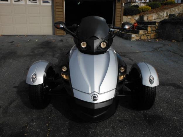 2009 Can-Am Spyder 2,700 miles