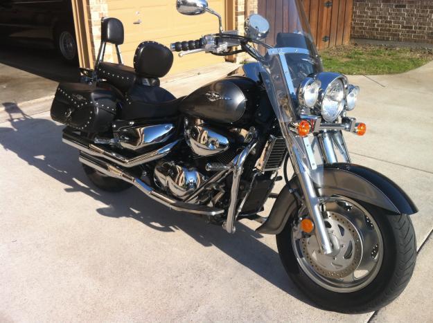 2005 Suzuki Boulevard with LOTS OF UPGRADES AND LOW MILES
