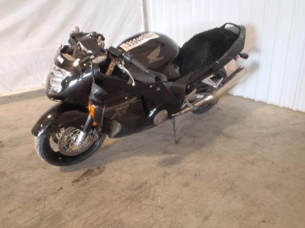 Salvage HONDA MOTORCYCLE 1.1L  4 2003   - Ref#33940803