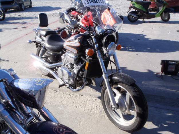 Salvage HONDA MOTORCYCLE .7L  4 1998   - Ref#31482773