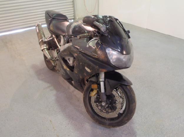 Salvage HONDA MOTORCYCLE .9L  4 2000   - Ref#31443893