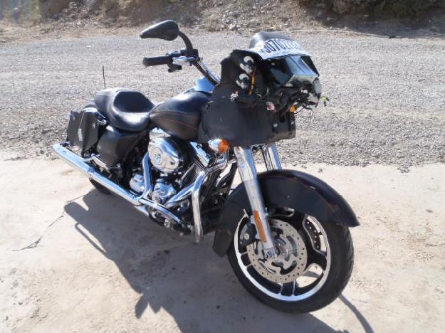 Salvage HARLEY-DAVIDSON MOTORCYCLE 1.7L  2 2012   - Ref#30702733