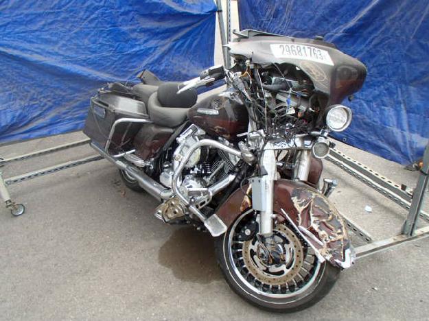 Salvage HARLEY-DAVIDSON MOTORCYCLE 1.7L  2 2011   - Ref#29681763