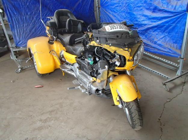 Salvage HONDA MOTORCYCLE 1.8L  6 2003   - Ref#30573613