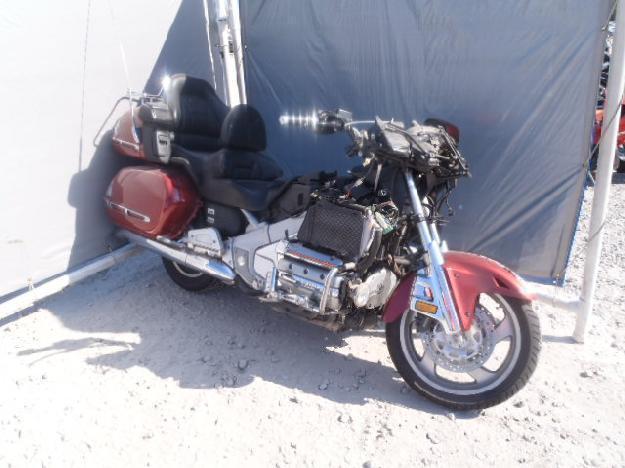 Salvage HONDA MOTORCYCLE 1.8L  6 2002   - Ref#28916353