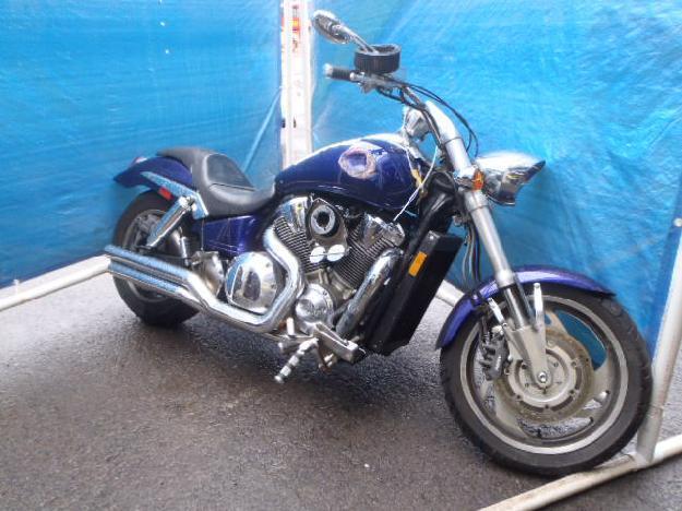 Salvage HONDA MOTORCYCLE 1.8L  2 2002   - Ref#32088223