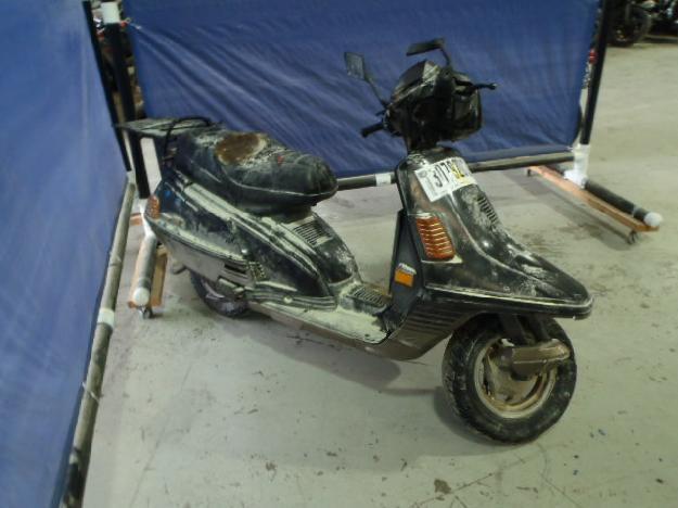 Salvage YAMAHA MOTORCYCLE .2L  1 1988   - Ref#30792013