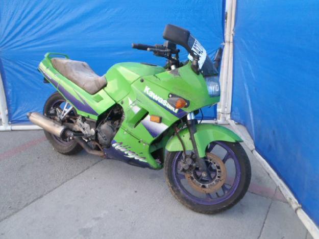 Salvage KAWASAKI MOTORCYCLE .3L  2 1999   - Ref#31427043
