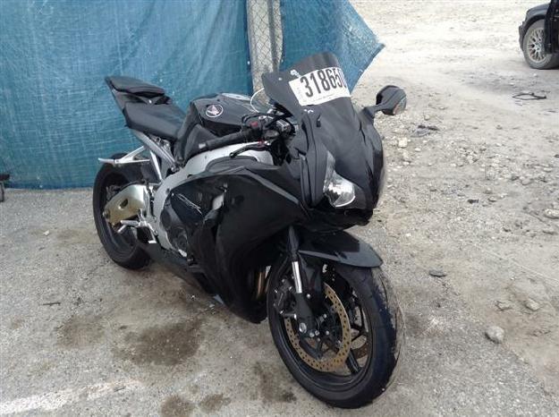 Salvage HONDA MOTORCYCLE 1.0L  4 2011   - Ref#31865063