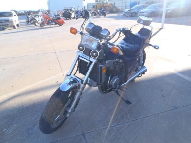 Salvage HONDA MOTORCYCLE .7L  4 1984   - Ref#35054073