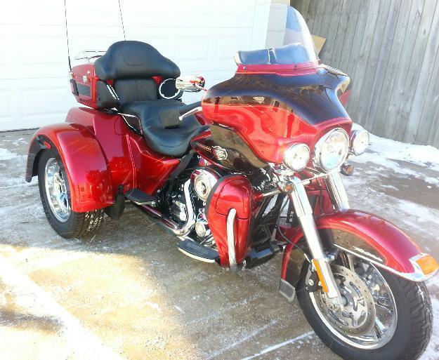 2012 Harley Davidson FLHTCUTG Triglide Ultra Classic in Des Moines, IA