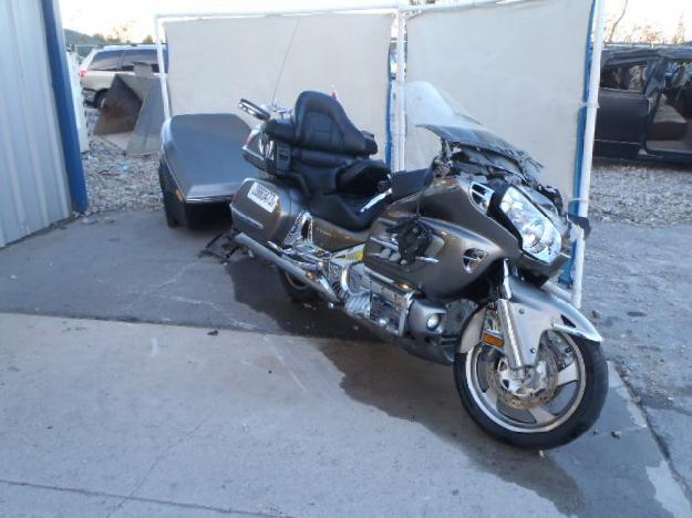 Salvage HONDA MOTORCYCLE 1.8L  6 2004   - Ref#29883473