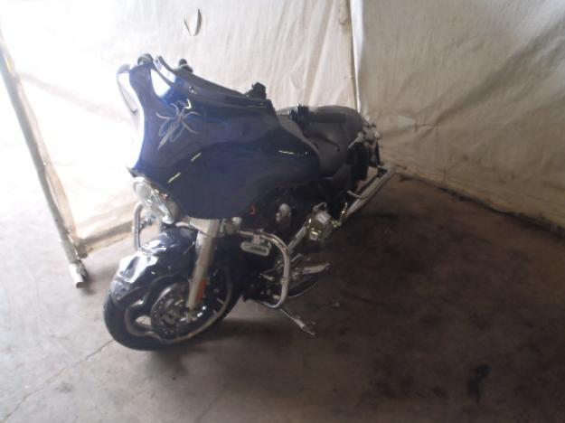 Salvage HARLEY-DAVIDSON MOTORCYCLE 1.7L  2 2012   - Ref#29437703