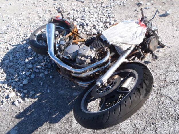 Salvage YAMAHA MOTORCYCLE .7L  4 1985   - Ref#28254603