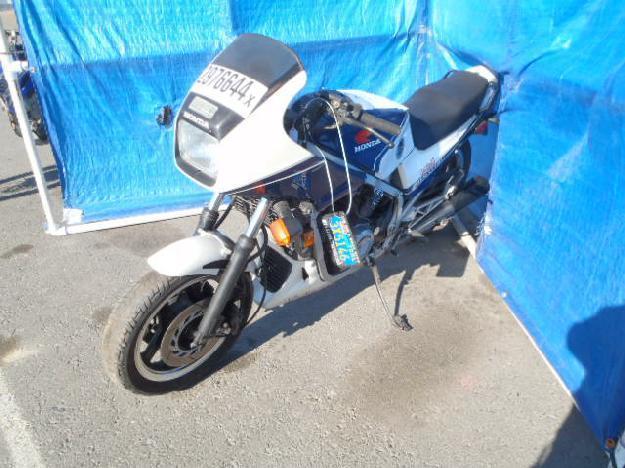 Salvage HONDA MOTORCYCLE .8L  4 1983   - Ref#12976644