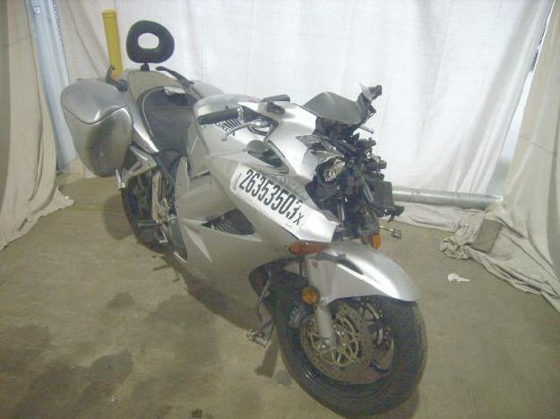 Salvage HONDA MOTORCYCLE .8L  4 2003   - Ref#26353503