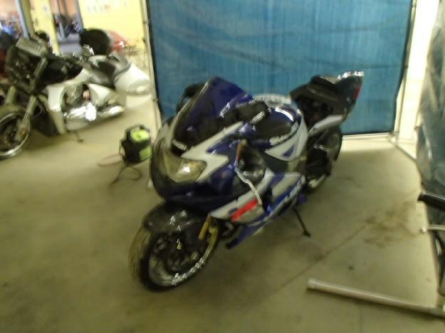 Salvage SUZUKI MOTORCYCLE 1.0L  4 2002   - Ref#35386083