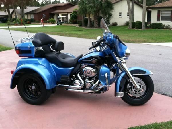 2011 Harley Davidson FLHTCUTG Tri Glide in Lake Placid, FL