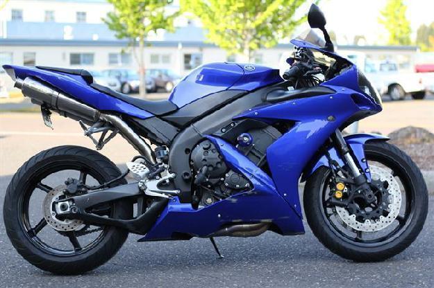 2005 Yamaha YZF R1 - MotoSport ,