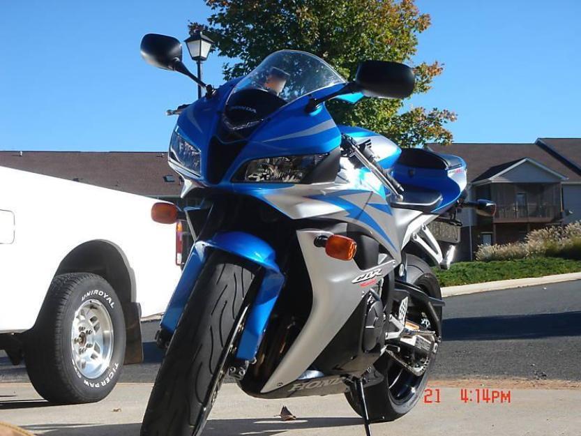 2007 Honda CBR 600RR Electric Blue! Showroom Condition!