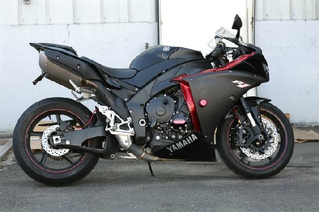 2009 Yamaha YZF R1 - MotoSport ,