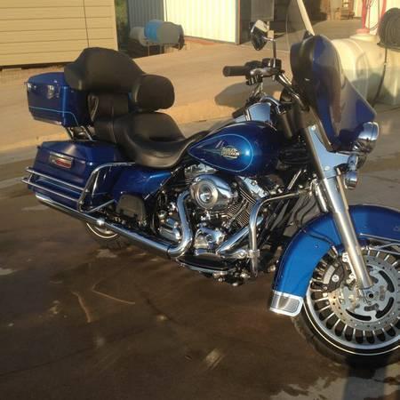 2010 Harley Davidson FLHTK Electra Glide in , TX