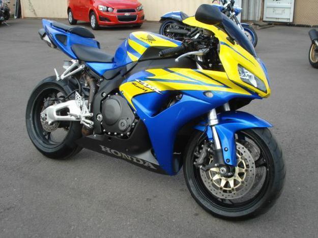 2006 Honda CBR600RR finance available for all types of credit - DV Auto Center,