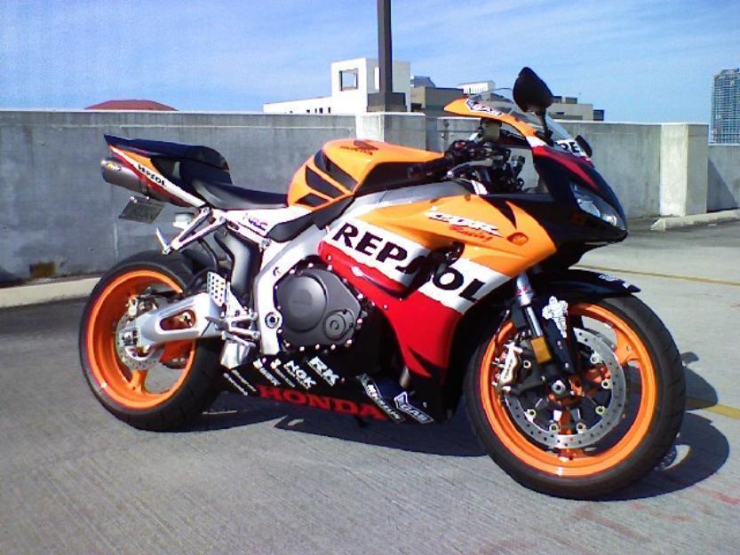 2012 Honda CBR Repsol Sport Bike 1000cc