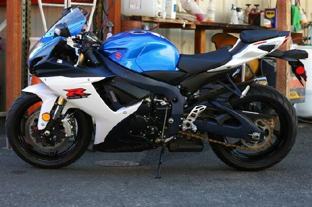 2011 Suzuki GSXâ„¢ R750 - MotoSport