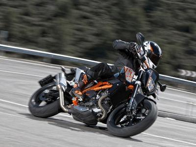 2014 KTM 690 Duke - MotoSport