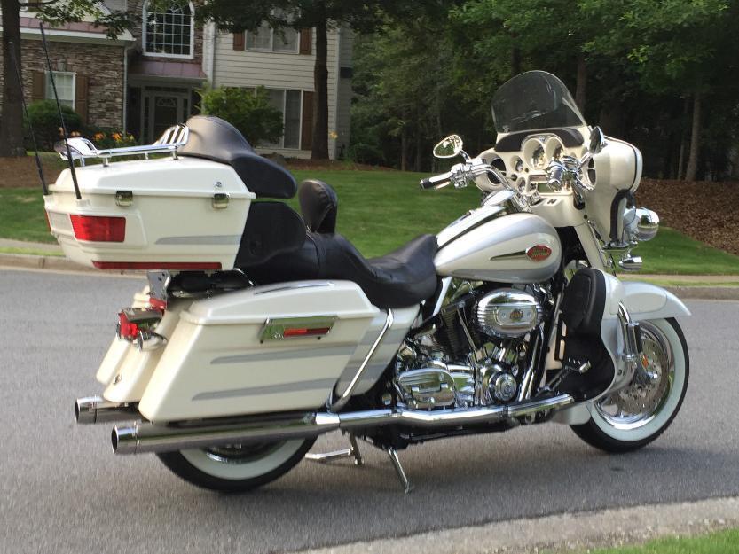 2008 HarleyDavidson Touring at $3000